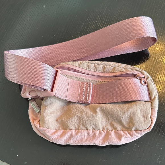 lululemon athletica Pink and Cream Crossbody Bag - Picture 4 of 8
